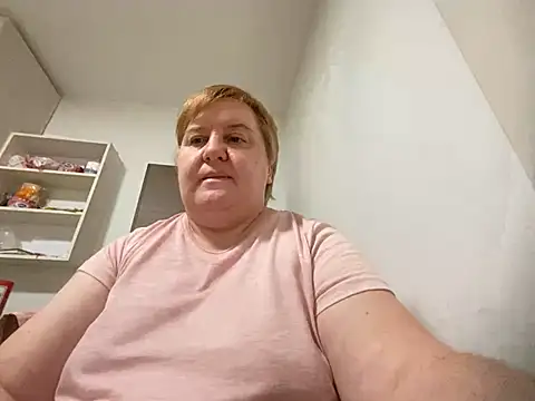 Snapshot of Limonka-Fire chatting on February 17, 8:52 am Limonka-Fire online show from February 17, 8:52 am
