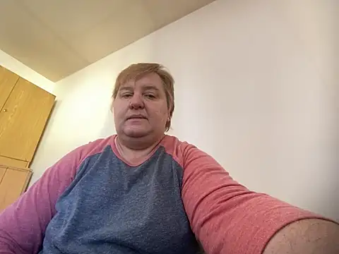 Snapshot of Limonka-Fire chatting on February 18, 11:33 am Limonka-Fire online show from February 18, 11:33 am