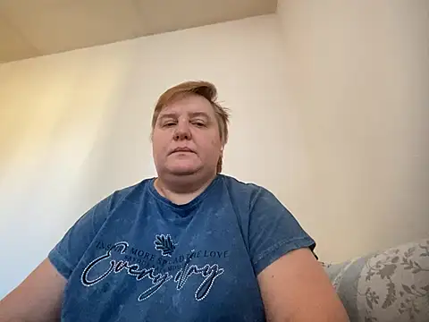 Snapshot of Limonka-Fire chatting on February 19, 3:38 pm Limonka-Fire online show from February 19, 3:38 pm