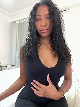 Snapshot of IamCrystal2 chatting on June 3, 9:20 pm IamCrystal2 online show from June 3, 9:20 pm