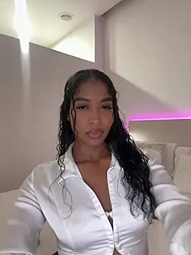 Snapshot of IamCrystal2 chatting on July 25, 12:53 am IamCrystal2 online show from July 25, 12:53 am
