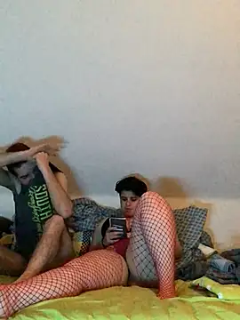 Snapshot of Lana-Emil chatting on December 10, 8:49 pm Lana-Emil online show from December 10, 8:49 pm