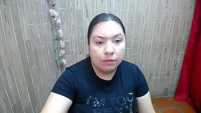 solyeria online show from April 3, 9:40 am