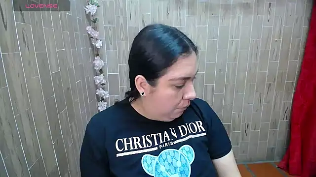 Snapshot of solyeria chatting on April 28, 2:27 am solyeria online show from April 28, 2:27 am