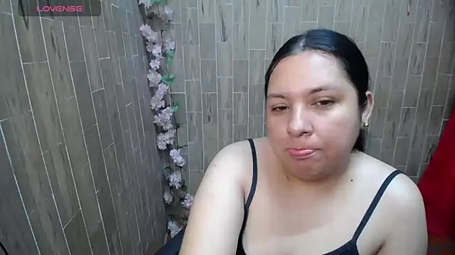 Snapshot of solyeria chatting on May 31, 6:09 pm solyeria online show from May 31, 6:09 pm