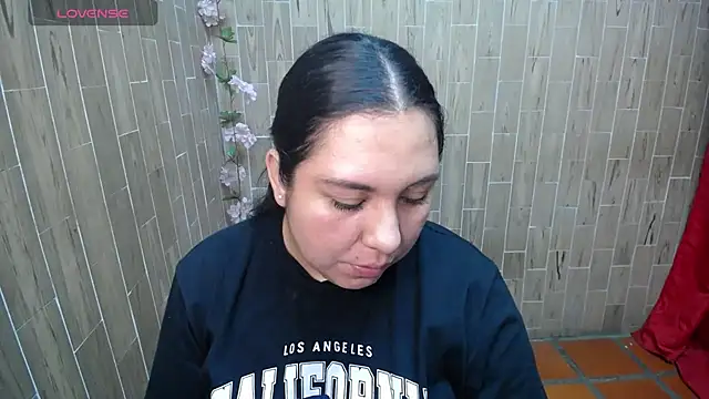 Snapshot of solyeria chatting on July 5, 6:53 am solyeria online show from July 5, 6:53 am