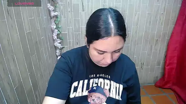Snapshot of solyeria chatting on July 19, 4:05 am solyeria online show from July 19, 4:05 am
