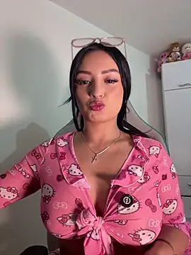 Snapshot of missycanoo chatting on June 12, 2:21 am missycanoo online show from June 12, 2:21 am
