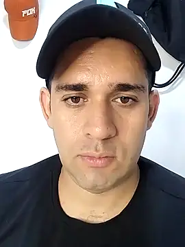 Snapshot of CRISTHIAN_GREY01 chatting on January 14, 9:41 pm CRISTHIAN GREY01 online show from January 14, 9:41 pm