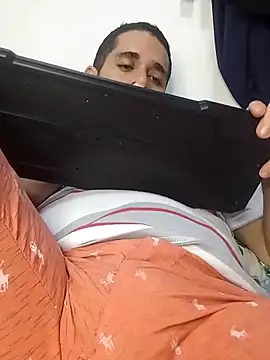 Snapshot of CRISTHIAN_GREY01 chatting on March 7, 5:29 am CRISTHIAN GREY01 online show from March 7, 5:29 am