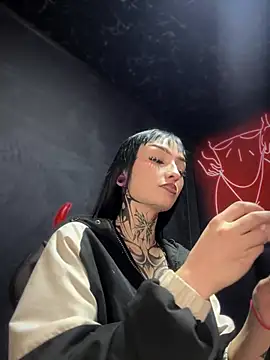 Annie LS online show from March 13, 6:56 pm