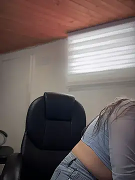 imlindapink online show from October 23, 5:44 pm