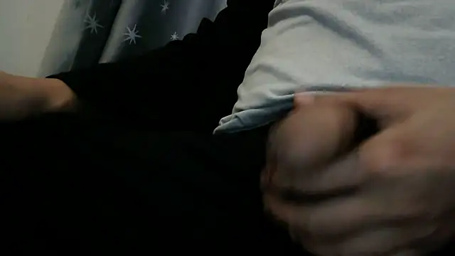 XiaoGuoGuo284512 online show from January 12, 5:01 am