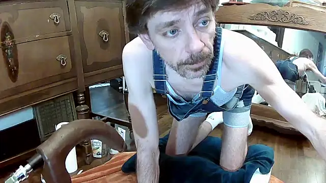 Snapshot of MaxJr8008 chatting on September 26, 7:56 am MaxJr8008 online show from September 26, 7:56 am