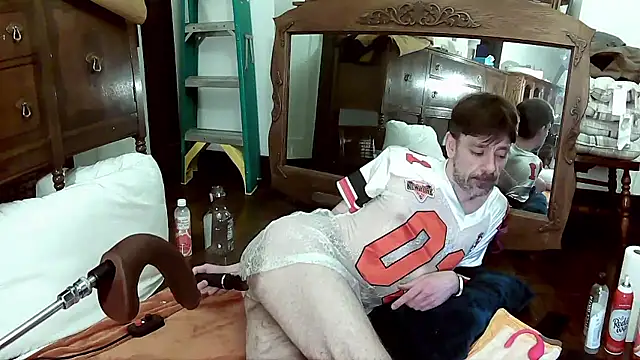 Snapshot of MaxJr8008 chatting on January 15, 10:31 am MaxJr8008 online show from January 15, 10:31 am