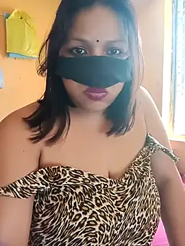 Radhikadavi879 online show from March 6, 9:36 am