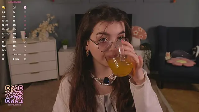 Snapshot of FlairEdgin chatting on November 24, 7:13 pm FlairEdgin online show from November 24, 7:13 pm