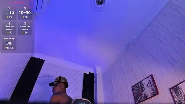 Snapshot of TOWERS21_ chatting on December 6, 9:13 pm TOWERS21 online show from December 6, 9:13 pm