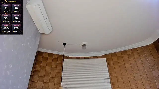 Snapshot of TOWERS21_ chatting on February 13, 11:04 pm TOWERS21 online show from February 13, 11:04 pm