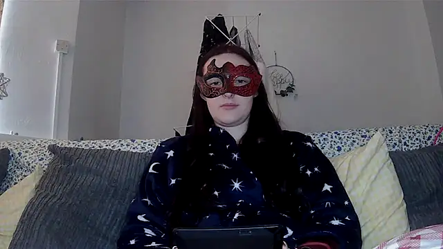 LexiSnowUK online show from January 14, 10:10 am