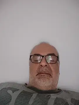 Satiro Sevilla online show from April 2, 11:24 pm