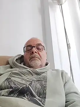 Satiro Sevilla online show from April 12, 11:26 am