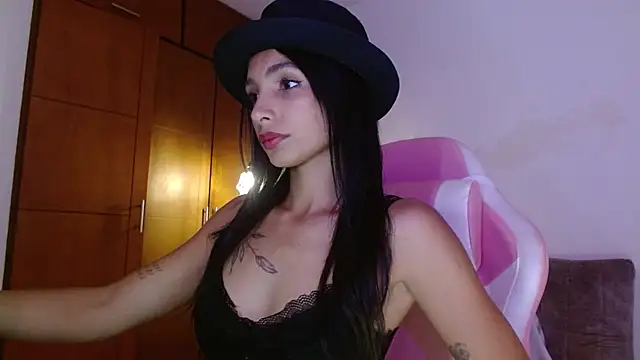 AnnitaSerna  online show from October 30, 1:56 pm