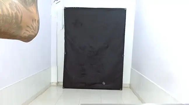 Snapshot of latino_hotxxx chatting on January 26, 4:30 am latino hotxxx online show from January 26, 4:30 am