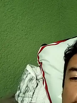 Snapshot of maxim1879 chatting on December 7, 5:48 am maxim1879 online show from December 7, 5:48 am