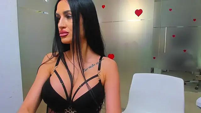 Snapshot of Queenrafaella chatting on April 23, 12:29 pm Queenrafaella online show from April 23, 12:29 pm