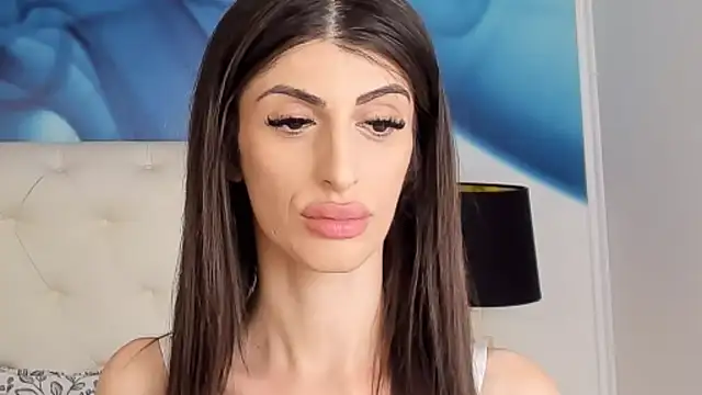 SkinnyDolly online show from February 17, 9:41 pm