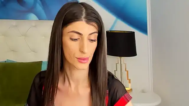 SkinnyDolly online show from March 4, 9:54 pm