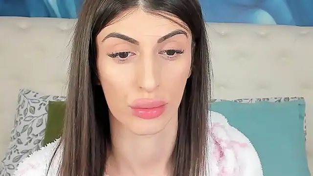 SkinnyDolly online show from January 13, 8:36 pm