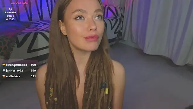 Snapshot of KellyFouler chatting on April 18, 7:07 pm KellyFouler online show from April 18, 7:07 pm