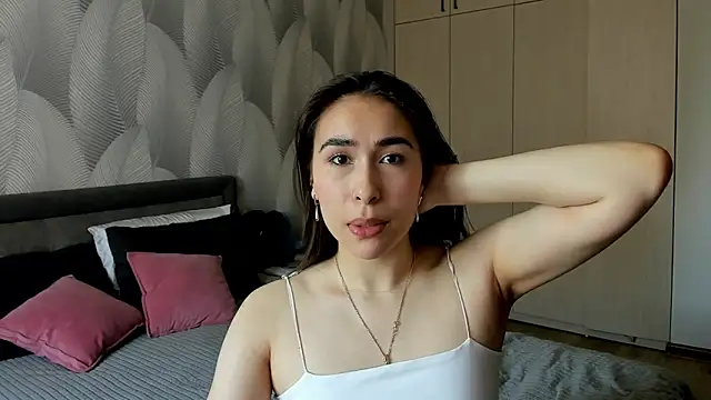 Bambiii bby online show from June 6, 6:07 am