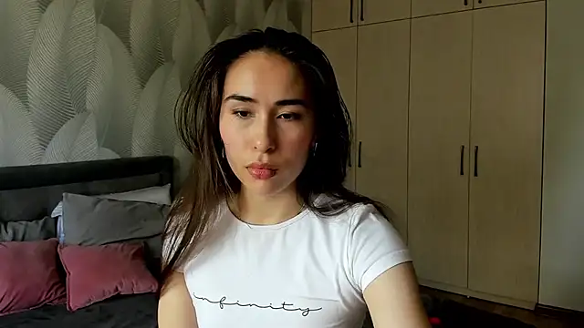 Bambiii bby online show from June 15, 6:26 am