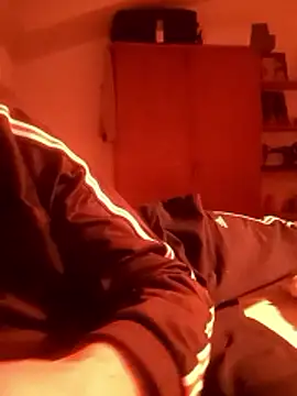 Snapshot of crems77 chatting on January 7, 11:23 am crems77 online show from January 7, 11:23 am