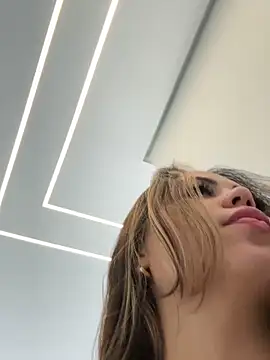 lariic online show from March 1, 1:13 pm