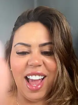 lariic online show from April 8, 6:08 pm