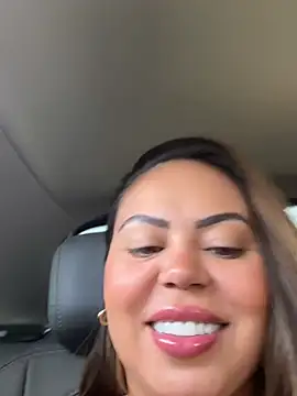 Snapshot of lariic chatting on June 3, 1:57 pm lariic online show from June 3, 1:57 pm