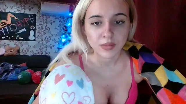 Puregirlaa online show from January 8, 3:50 pm