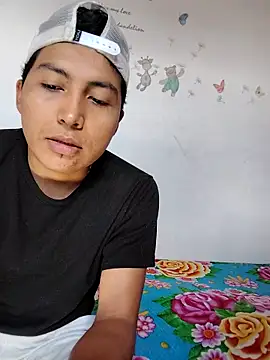 Snapshot of maye_dan chatting on April 30, 2:34 pm maye dan online show from April 30, 2:34 pm