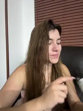 Snapshot of ARITOO_ chatting on February 8, 6:33 am ARITOO online show from February 8, 6:33 am