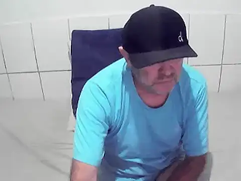 Snapshot of pierdona chatting on July 21, 7:49 pm pierdona online show from July 21, 7:49 pm