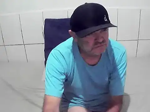 Snapshot of pierdona chatting on July 21, 8:00 pm pierdona online show from July 21, 8:00 pm
