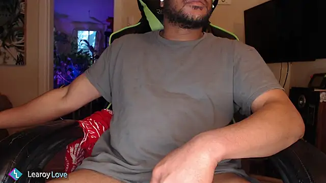 Learoy Love online show from April 2, 1:25 am