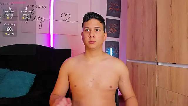 Snapshot of ANDREZALVAREZ chatting on March 8, 10:45 pm ANDREZALVAREZ online show from March 8, 10:45 pm