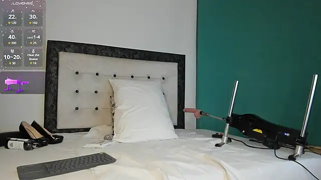 Snapshot of kinky_polar chatting on February 25, 4:00 am kinky polar online show from February 25, 4:00 am