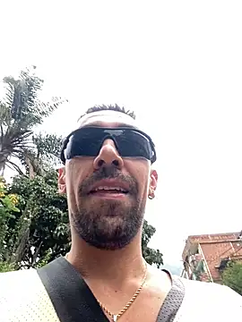 Snapshot of dantedesirexx chatting on February 11, 7:05 pm dantedesirexx online show from February 11, 7:05 pm