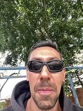 Snapshot of dantedesirexx chatting on February 12, 6:03 pm dantedesirexx online show from February 12, 6:03 pm